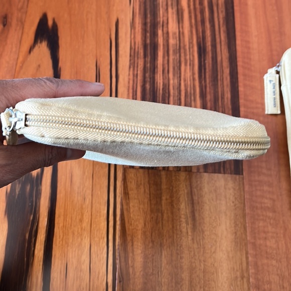 Aigner Toiletry Bags, Comes in Pair, New - Picture 5 of 8